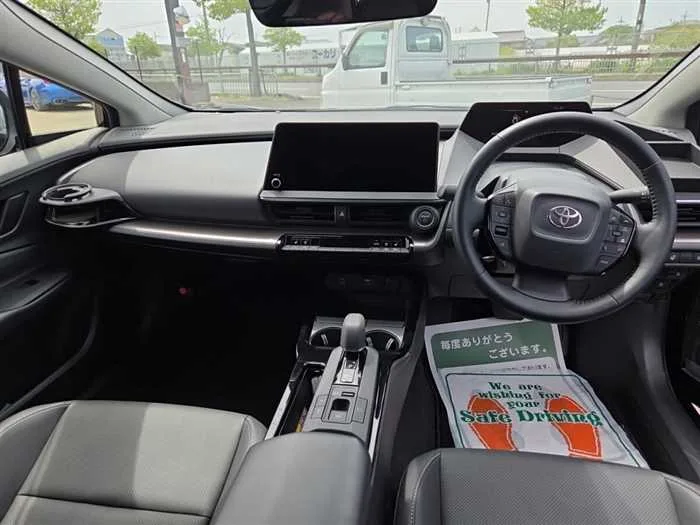 Toyota Prius Z 2024 — миниатюра 4