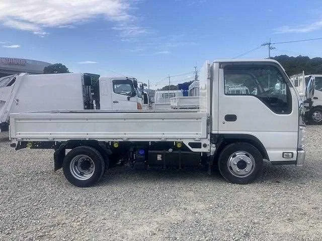 Isuzu Elf Truck 2022 — миниатюра 5