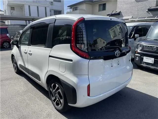 Toyota Sienta Hybrid Z7 2023 — миниатюра 2