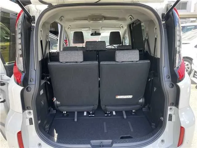 Toyota Sienta Hybrid Z7 2023 — миниатюра 5