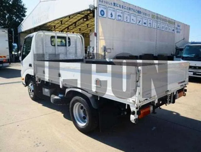 Hino Dutro 2023 — миниатюра 5