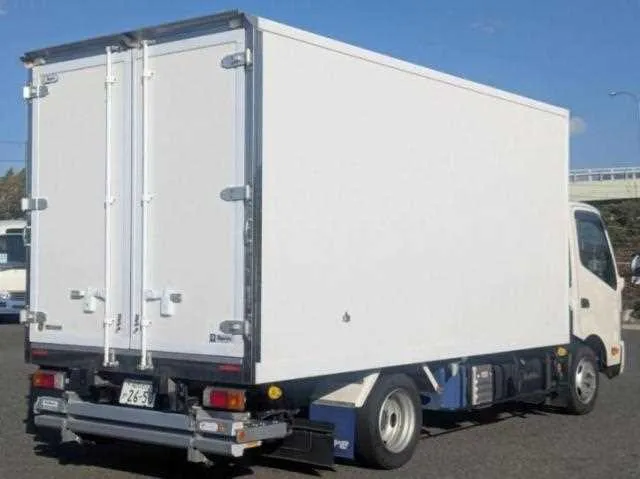 Hino Dutro 2023 — миниатюра 2
