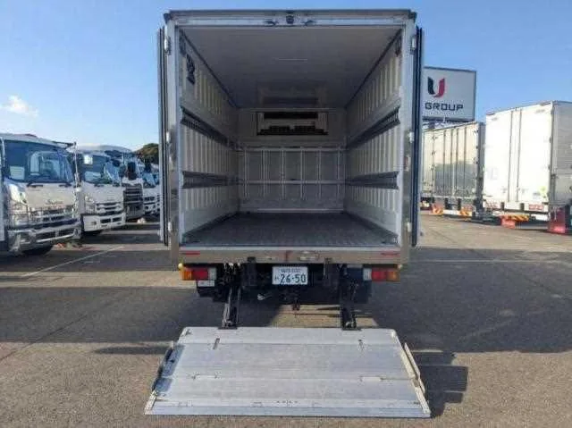 Hino Dutro 2023 — миниатюра 3
