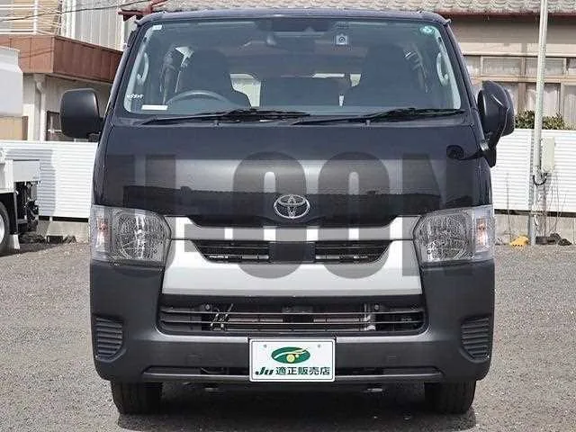 Toyota Hiace Van 2023 — миниатюра 5
