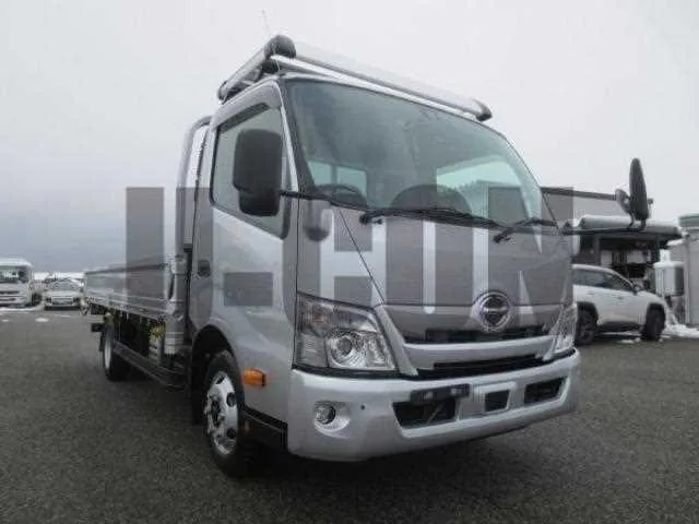 Hino Dutro 2022 — миниатюра 2