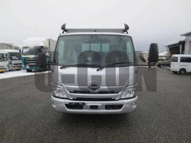 Hino Dutro 2022 — миниатюра 3