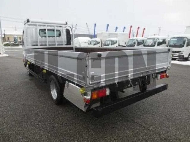 Hino Dutro 2022 — миниатюра 5