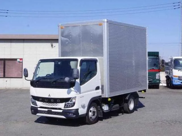 Mitsubishi Fuso Canter 2023 — фото 1, купить с доставкой в Москву