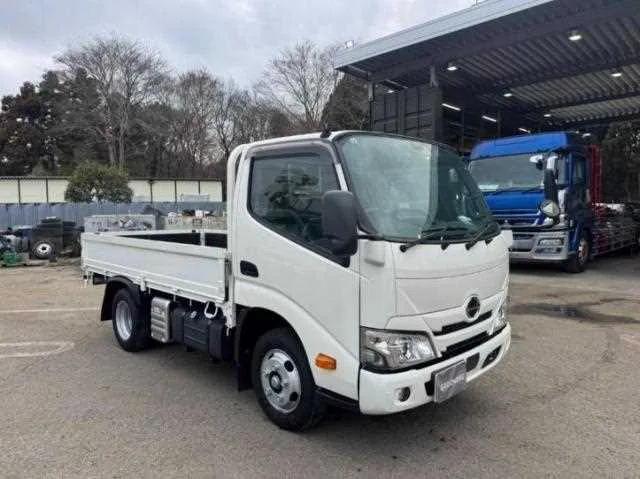 Hino Dutro 2024 — миниатюра 2