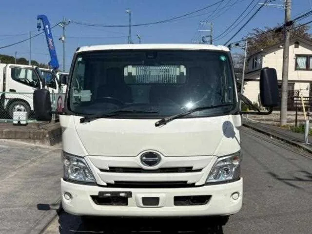Hino Dutro 2022 — миниатюра 5