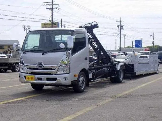 Hino Dutro 2023 — фото 1, купить с доставкой в Москву