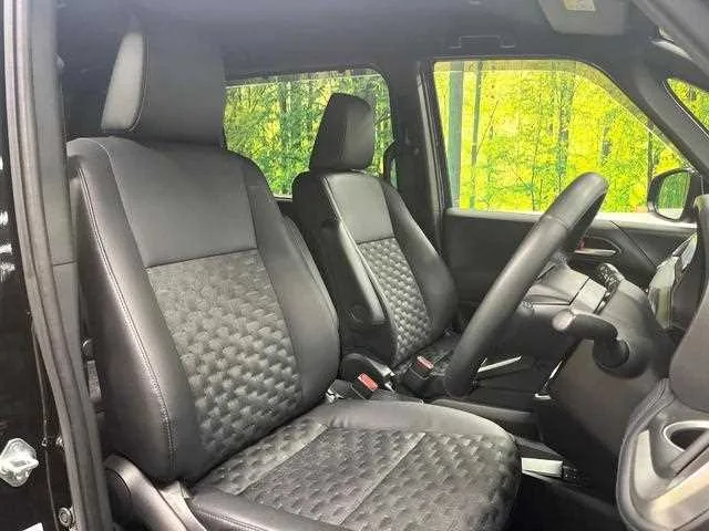 Toyota Voxy 2023 — миниатюра 5