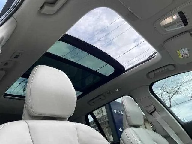 Volvo XC90 2024 — миниатюра 3