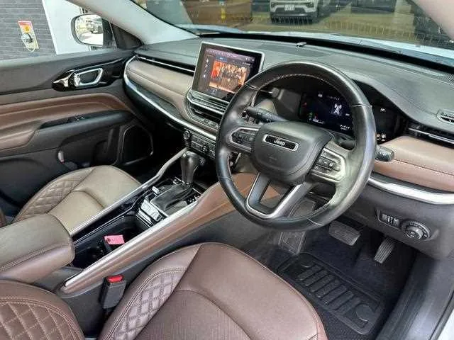 Jeep Commander 2023 — миниатюра 2