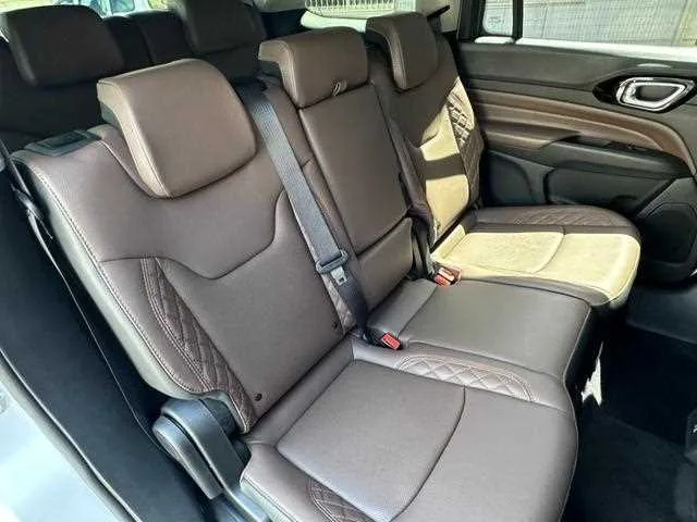 Jeep Commander 2023 — миниатюра 5