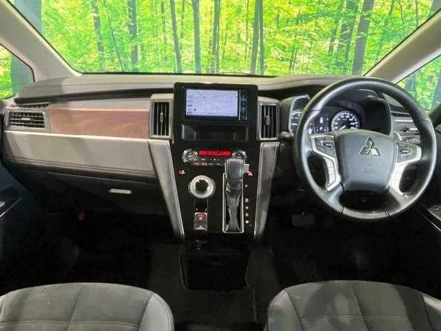 Mitsubishi Delica D:5 2023 — миниатюра 2
