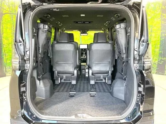 Toyota Voxy 2023 — миниатюра 4