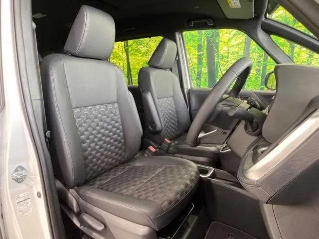 Toyota Voxy 2025 — миниатюра 5