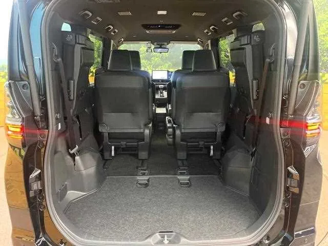 Toyota Voxy 2025 — миниатюра 4