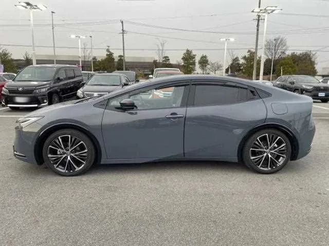 Toyota Prius Z 2024 — миниатюра 2