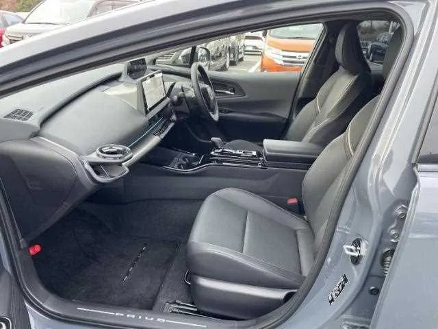 Toyota Prius Z 2024 — миниатюра 3