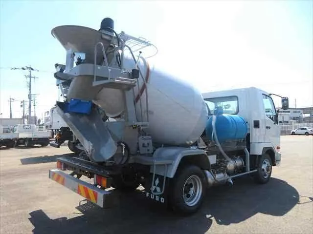 Mitsubishi Fuso Fighter 2026 — миниатюра 3