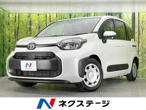 Toyota Sienta 2024 buy in Moscow