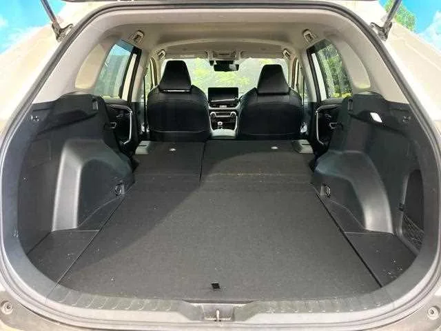 Toyota RAV4 2023 — миниатюра 4