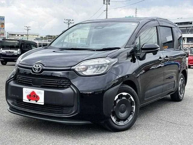 Toyota Sienta 2022 — фото 1, купить с доставкой в Москву