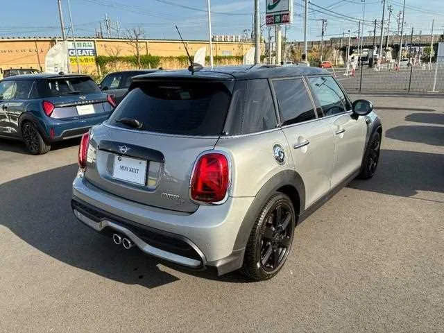 BMW MINI 2023 — миниатюра 5