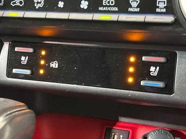 Toyota RAV4 2023 — миниатюра 3