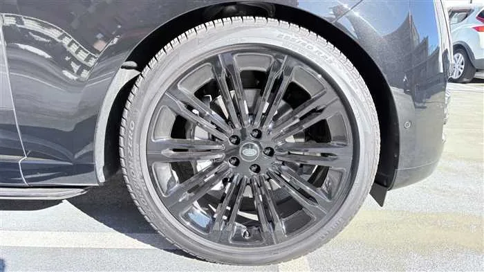 Land Rover Range Rover SE D300 2024 — миниатюра 4