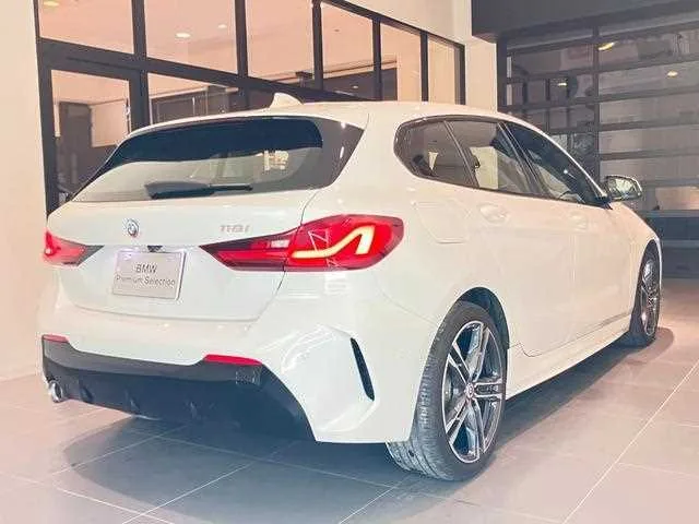 BMW 1 Series 2023 — миниатюра 3