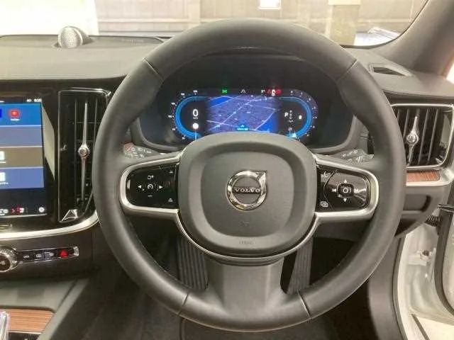 Volvo V60 2025 — миниатюра 4
