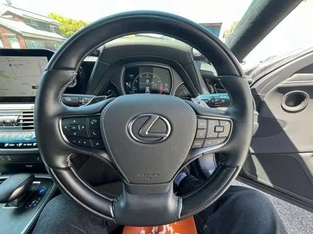 Lexus LS 2023 — миниатюра 2