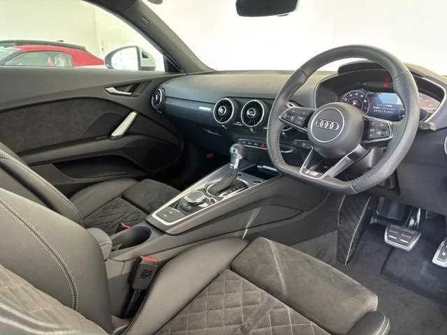 Audi TT 2023 — миниатюра 2