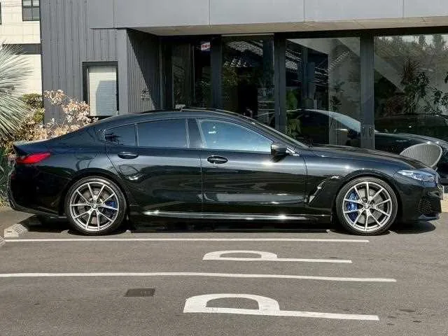 BMW 8 Series 2022 — миниатюра 5
