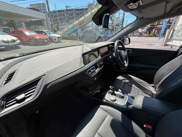 BMW 1 Series 2023 — миниатюра 2