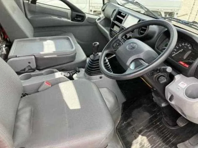 Toyota Dyna Truck 2023 — миниатюра 3