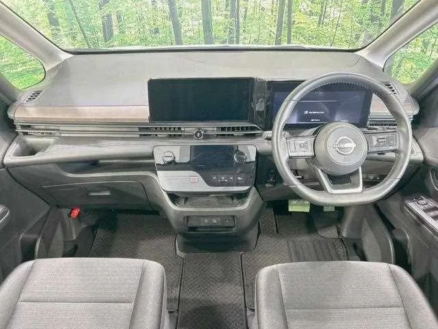 Nissan Serena 2023 — миниатюра 2