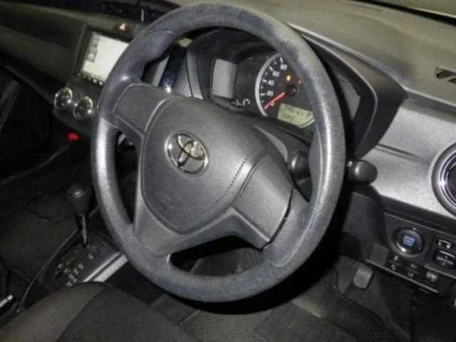Toyota Corolla Axio 2022 — миниатюра 3