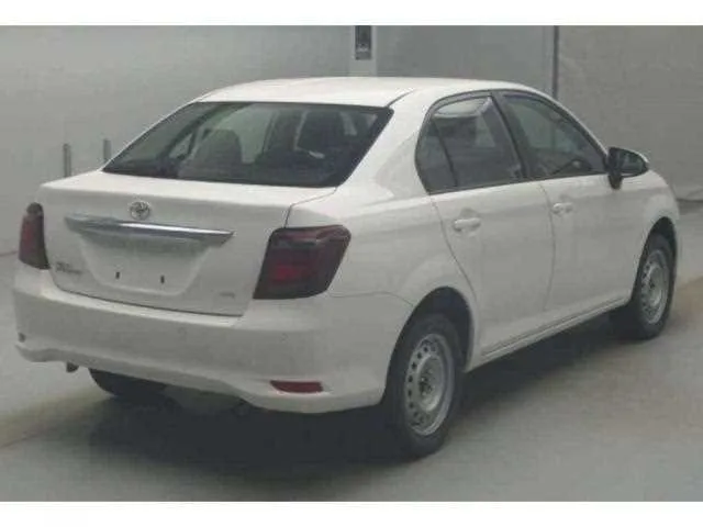 Toyota Corolla Axio 2023 — миниатюра 5