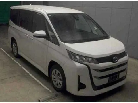Toyota Noah 2024 купить в Москве