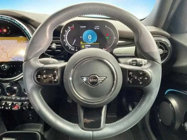BMW MINI 2023 — миниатюра 4