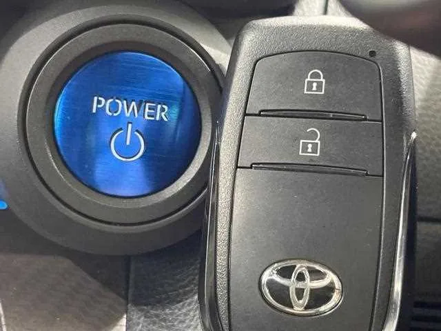 Toyota Prius 2023 — миниатюра 3