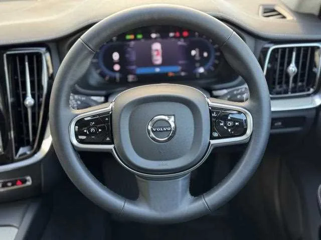 Volvo V60 2025 — миниатюра 4