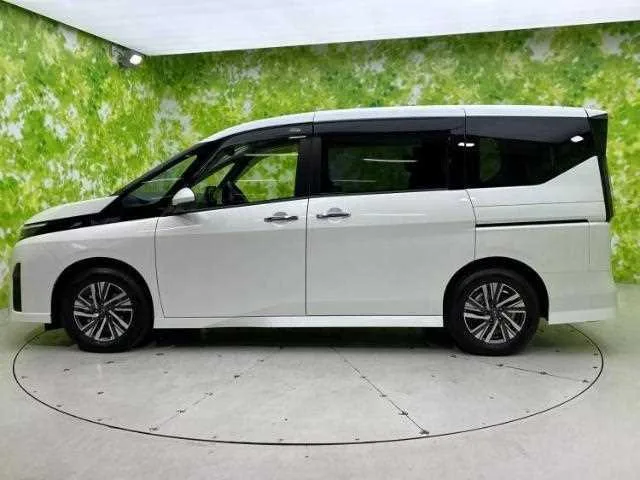 Nissan Serena 2024 — миниатюра 2