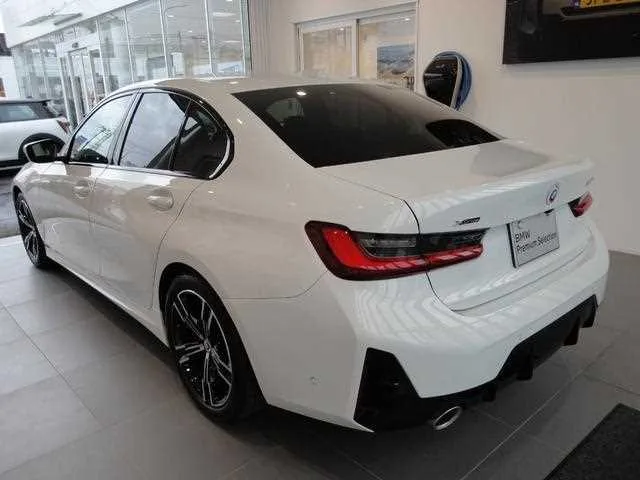 BMW 3 Series 2023 — миниатюра 5