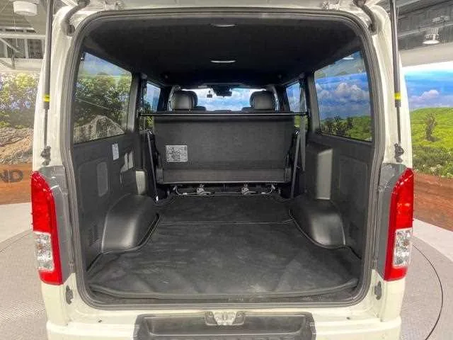 Toyota Hiace Van 2023 — миниатюра 4