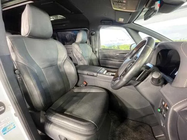 Toyota Alphard Hybrid 2024 — миниатюра 4